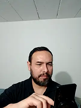 Snapshot of ElSunEagle chatting on October 23, 4:49 am ElSunEagle online show from October 23, 4:49 am