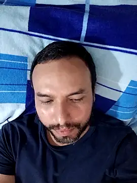 Snapshot of ElSunEagle chatting on January 16, 5:11 am ElSunEagle online show from January 16, 5:11 am