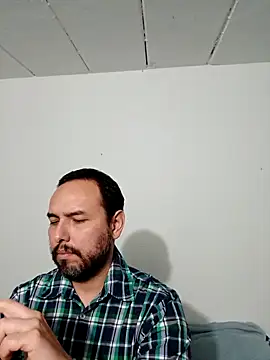 Snapshot of ElSunEagle chatting on October 20, 4:49 am ElSunEagle online show from October 20, 4:49 am