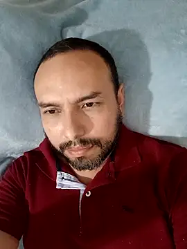 Snapshot of ElSunEagle chatting on March 13, 5:00 am ElSunEagle online show from March 13, 5:00 am