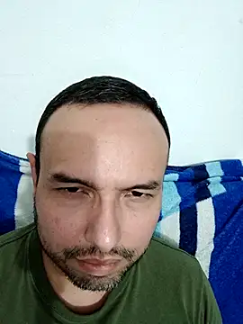 Snapshot of ElSunEagle chatting on September 19, 3:51 am ElSunEagle online show from September 19, 3:51 am