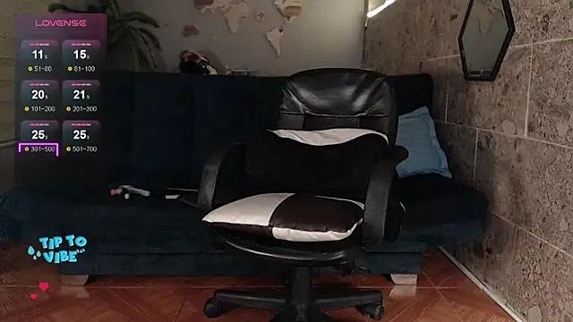 Snapshot of rogert_xx chatting on February 20, 1:46 am rogert xx online show from February 20, 1:46 am