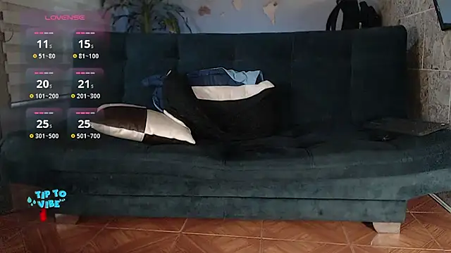 Snapshot of rogert_xx chatting on January 10, 2:46 am rogert xx online show from January 10, 2:46 am