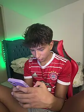 Leonarrrd 01 online show from March 9, 11:43 pm