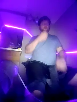 Snapshot of Buddy_Cuck chatting on October 20, 8:57 pm Buddy Cuck online show from October 20, 8:57 pm