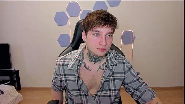 Chris Tyson online show from December 5, 7:27 am