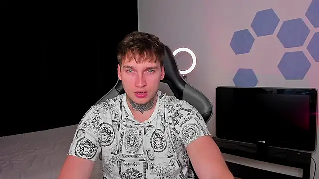 Chris Tyson online show from September 14, 1:51 am