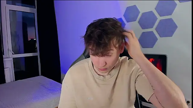 Chris Tyson online show from March 23, 1:20 am