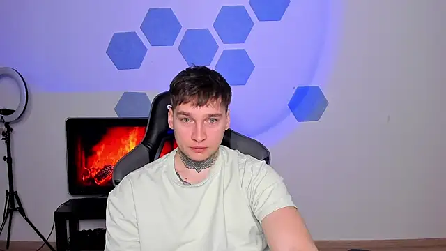 Chris Tyson online show from December 17, 9:38 am