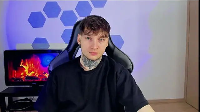 Chris Tyson online show from February 28, 9:33 pm