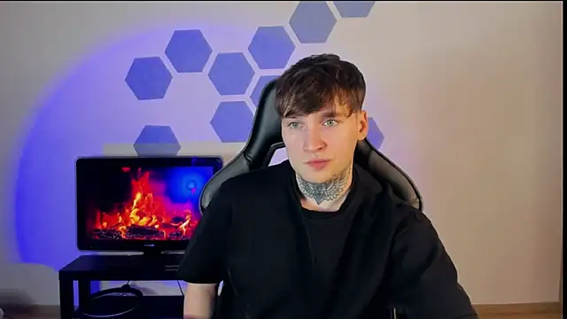 Chris Tyson online show from March 5, 9:28 pm