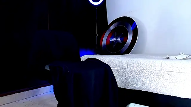 Antonywebb94 online show from December 3, 6:25 pm