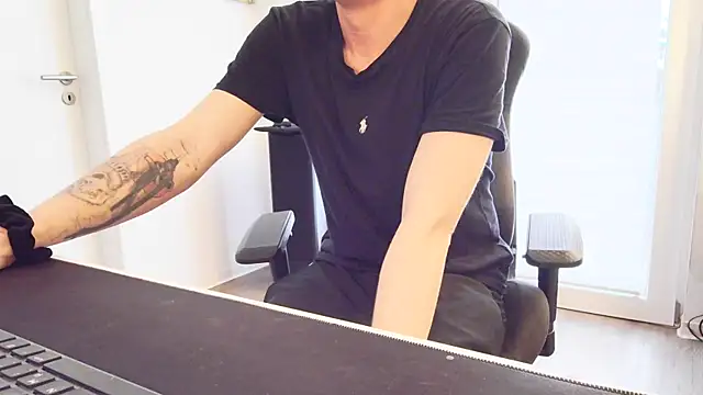 Hot ToyBoy6974 online show from December 14, 12:12 pm