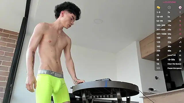 Snapshot of pretur_cruba1 chatting on March 6, 12:30 pm pretur cruba1 online show from March 6, 12:30 pm