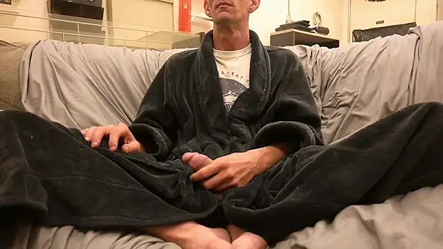 joeiandola online show from April 16, 6:30 pm