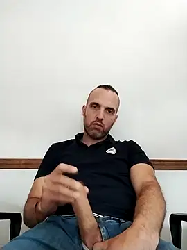 Snapshot of leon3875 chatting on January 7, 3:11 pm leon3875 online show from January 7, 3:11 pm