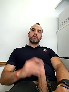 Snapshot of leon3875 chatting on February 27, 3:48 pm leon3875 online show from February 27, 3:48 pm