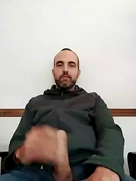 Snapshot of leon3875 chatting on December 20, 3:31 pm leon3875 online show from December 20, 3:31 pm