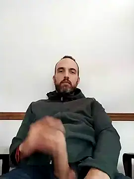 Snapshot of leon3875 chatting on December 2, 3:23 pm leon3875 online show from December 2, 3:23 pm