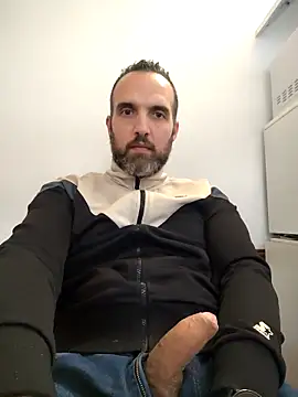 Snapshot of leon3875 chatting on October 8, 3:38 pm leon3875 online show from October 8, 3:38 pm