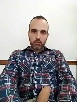 Snapshot of leon3875 chatting on January 14, 3:36 pm leon3875 online show from January 14, 3:36 pm