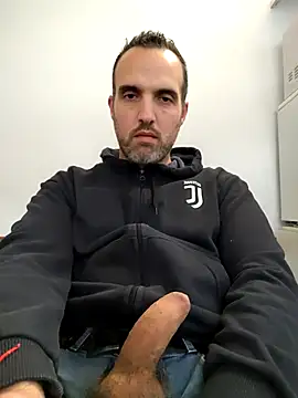 Snapshot of leon3875 chatting on October 15, 3:41 pm leon3875 online show from October 15, 3:41 pm