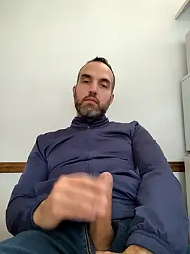 Snapshot of leon3875 chatting on September 23, 3:44 pm leon3875 online show from September 23, 3:44 pm