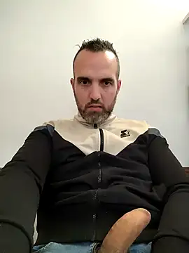 Snapshot of leon3875 chatting on September 15, 3:35 pm leon3875 online show from September 15, 3:35 pm