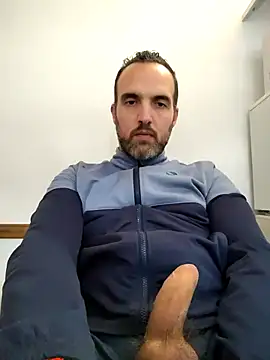 Snapshot of leon3875 chatting on October 28, 3:36 pm leon3875 online show from October 28, 3:36 pm