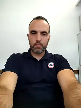 Snapshot of leon3875 chatting on January 21, 3:28 pm leon3875 online show from January 21, 3:28 pm