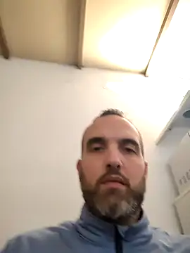 Snapshot of leon3875 chatting on September 25, 3:33 pm leon3875 online show from September 25, 3:33 pm