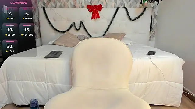 Snapshot of MagnusKing_ chatting on December 17, 8:10 pm MagnusKing  online show from December 17, 8:10 pm