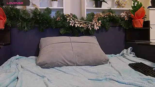 CalvinCay online show from December 14, 9:02 pm