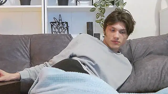 CalvinCay online show from March 7, 11:47 pm