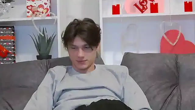 CalvinCay online show from February 5, 8:04 pm