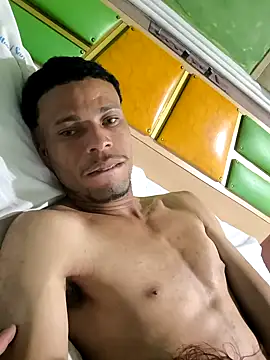 magrinhoOliver online show from January 20, 1:28 am