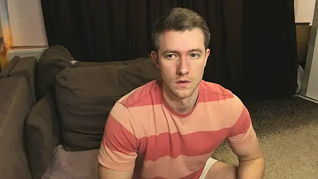 Snapshot of EthanPinkman chatting on February 6, 9:43 am EthanPinkman online show from February 6, 9:43 am