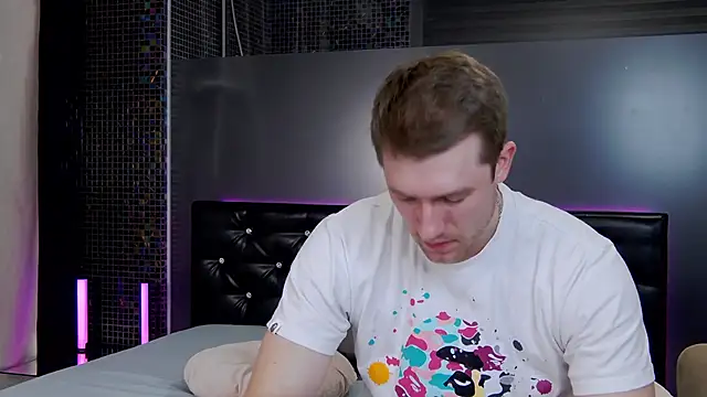 Snapshot of EthanPinkman chatting on September 16, 4:35 am EthanPinkman online show from September 16, 4:35 am