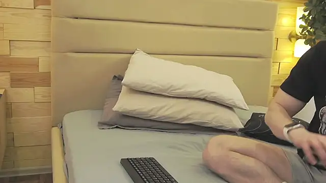 EthanPinkman online show from December 14, 4:41 am