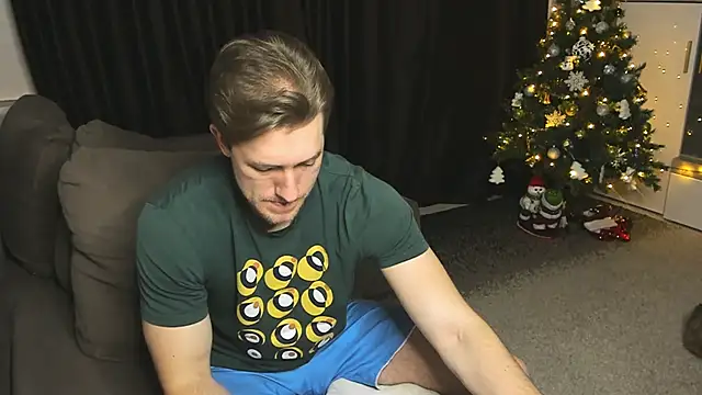 Snapshot of EthanPinkman chatting on December 15, 6:29 am EthanPinkman online show from December 15, 6:29 am