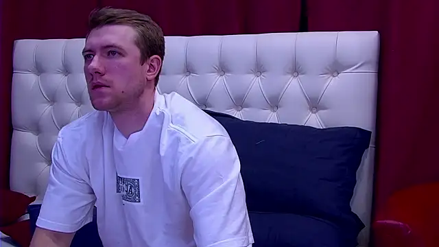 Snapshot of EthanPinkman chatting on September 18, 4:47 am EthanPinkman online show from September 18, 4:47 am