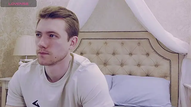 Snapshot of EthanPinkman chatting on March 12, 3:46 am EthanPinkman online show from March 12, 3:46 am