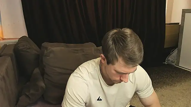 Snapshot of EthanPinkman chatting on March 17, 7:13 am EthanPinkman online show from March 17, 7:13 am