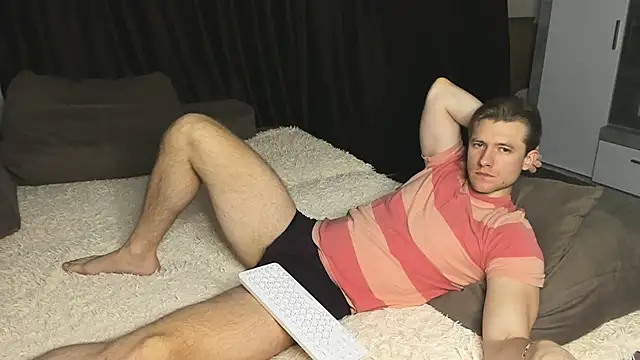 Snapshot of EthanPinkman chatting on December 11, 8:59 am EthanPinkman online show from December 11, 8:59 am