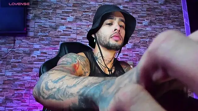 Seth Owner online show from December 5, 1:38 pm