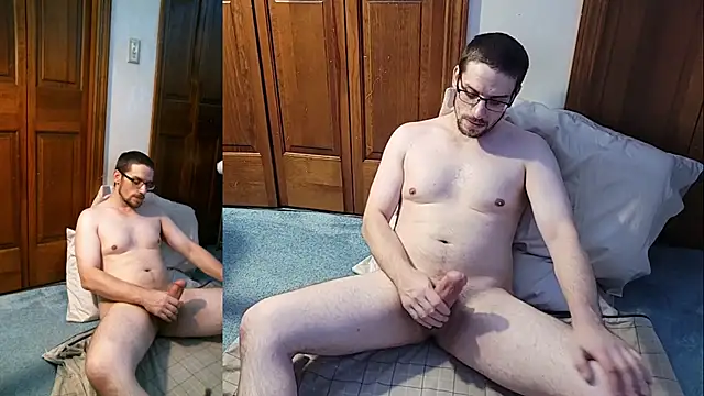 Snapshot of MaxxCloud chatting on October 22, 8:29 am MaxxCloud online show from October 22, 8:29 am