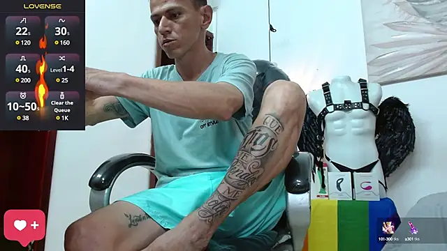 andy dwels777 online show from March 5, 10:23 pm