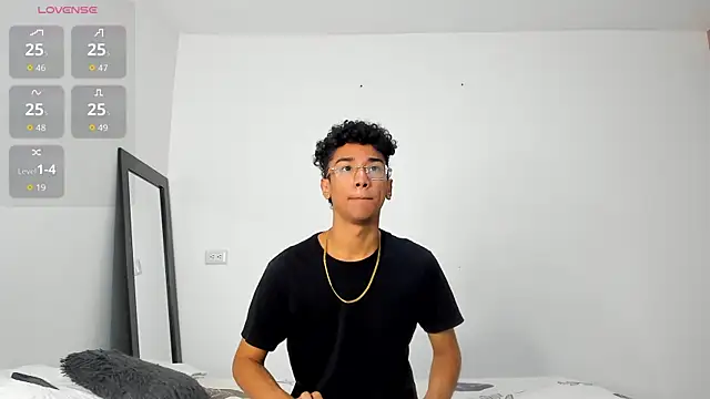 harrytwink18 online show from December 16, 2:24 pm