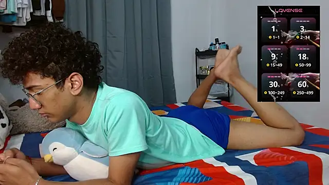 harrytwink18 online show from February 5, 9:27 am