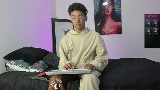 harrytwink18 online show from January 27, 1:19 pm